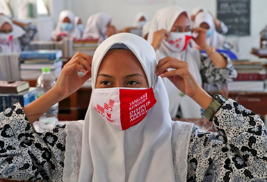 APTOPIX Virus Outbreak Indonesia